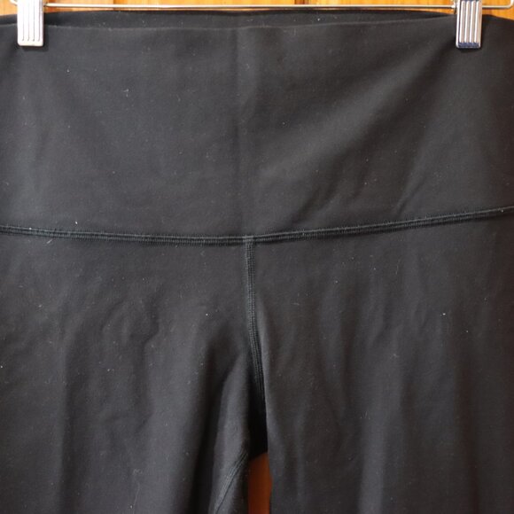 lululemon Scalloped Leg Cropped Legging no size dot est 10 - Picture 2 of 9